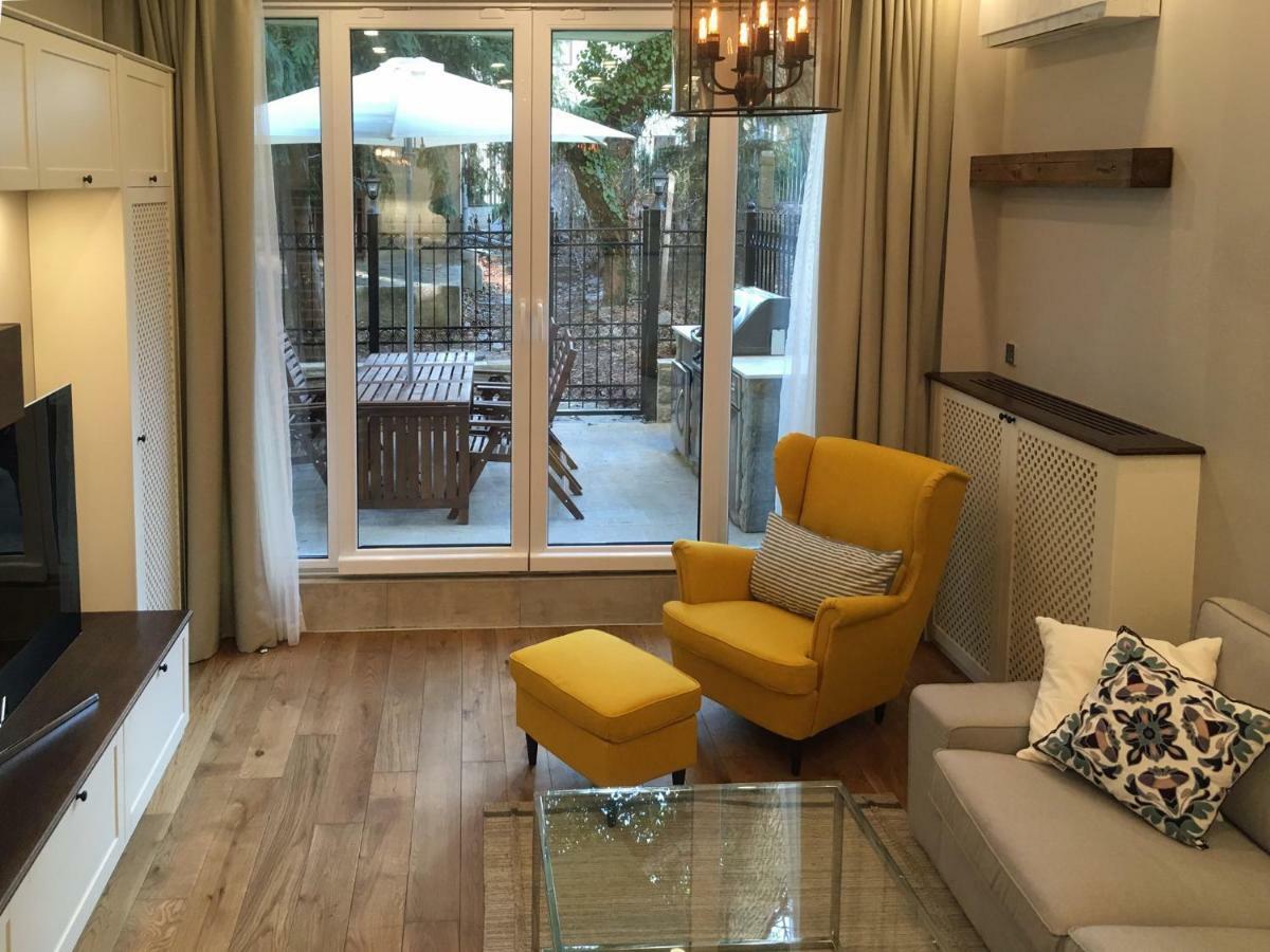 A Luxury Apartment With Patio And Bbq Sofia Bagian luar foto